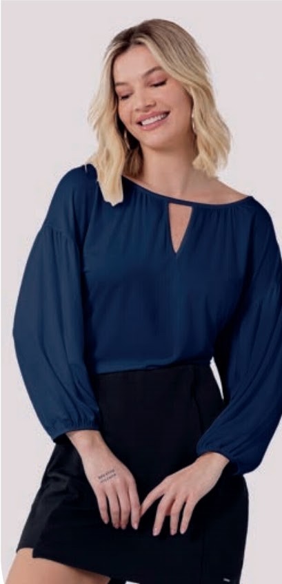 BLUSA DE MALHA VISCOSE COM DECOTE EM DETALHE COM MANGA 3/4 BUFANTE
