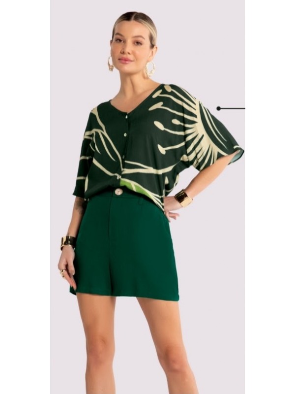 CAMISA MANGA CURTA EM VISCOSE ESTAMPADA COM BÕTOES NA FRENTE