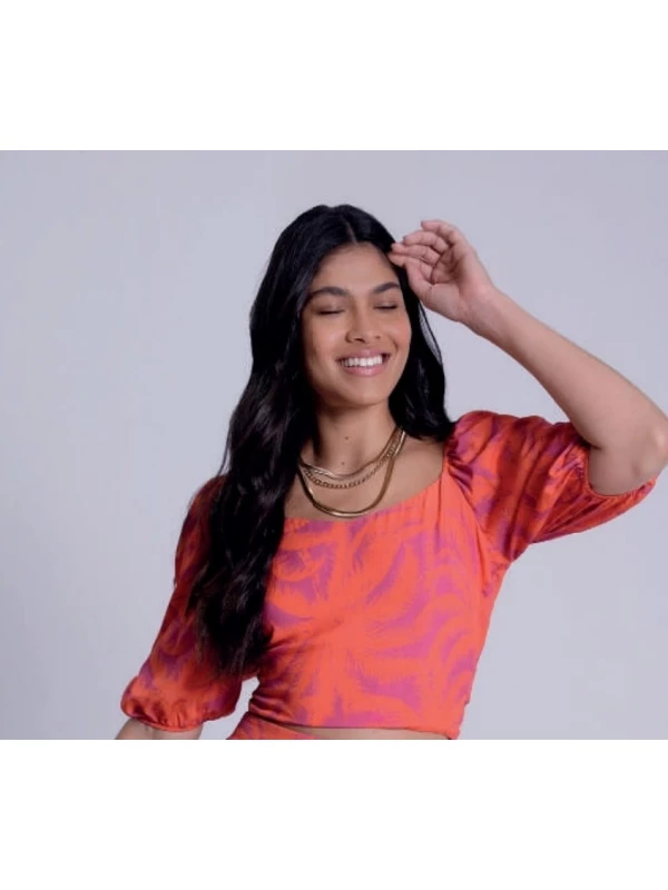 Blusa Cropped Estampada com Manga Bufante