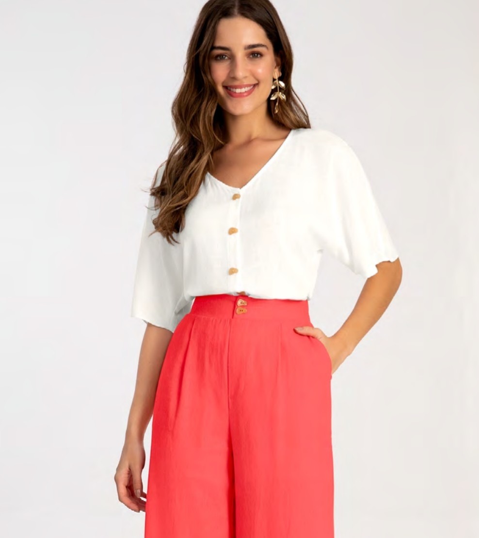 CAMISA MANGA CURTA EM VISCOSE COM DECOTE V