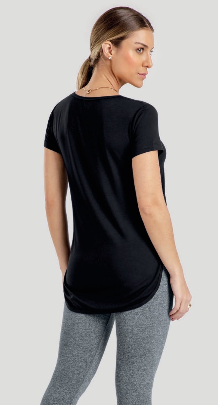 BLUSA EM MALHA VISCOSE COM RECORTE TELA, MANGA CURTA