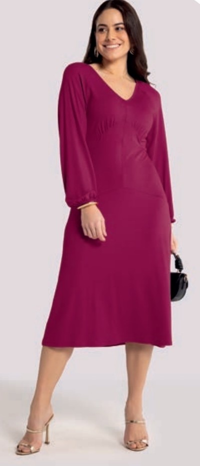 VESTIDO MIDI EM MALHA COM MANGA LONGA