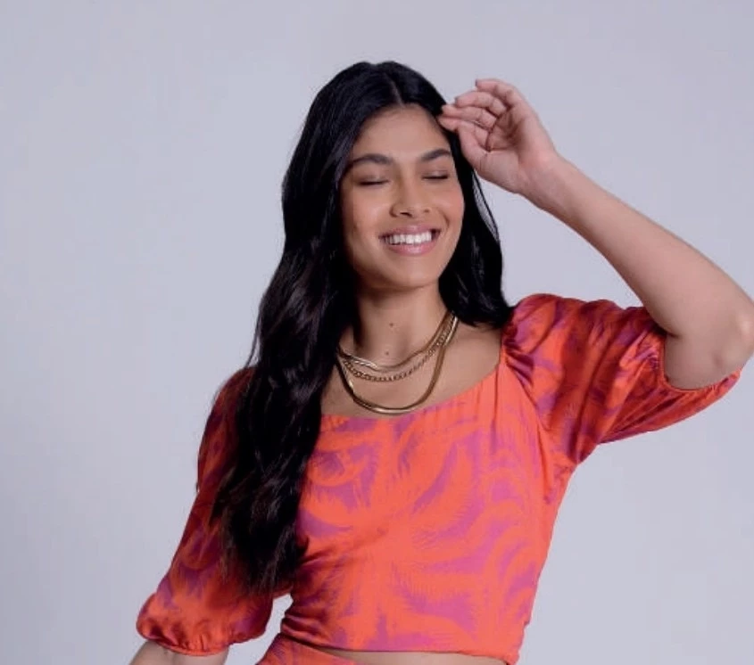 Blusa Cropped Estampada com Manga Bufante